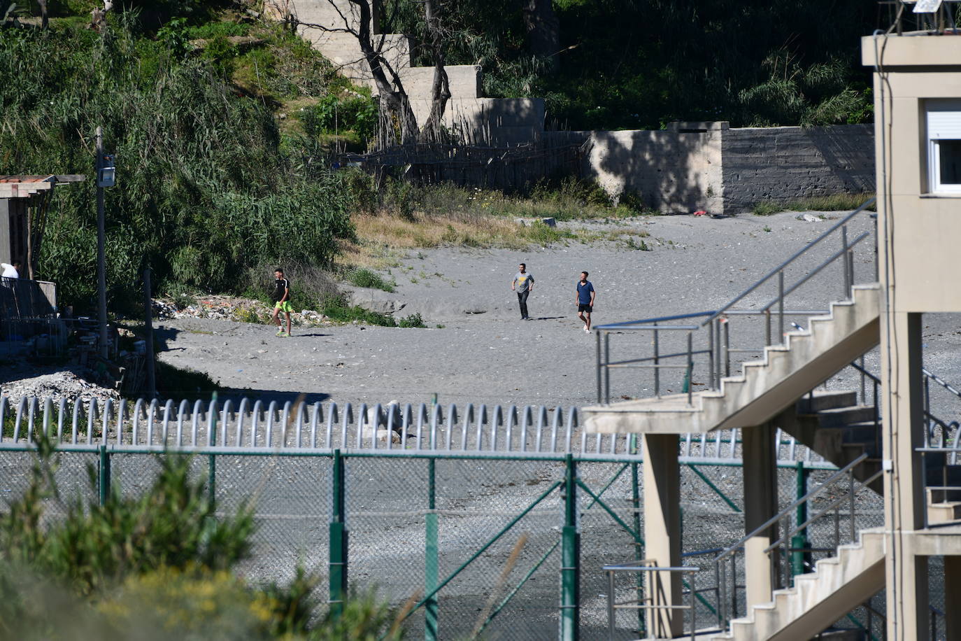 La delegación ha cifrado que, al menos, 700 personas son menores de edad. 