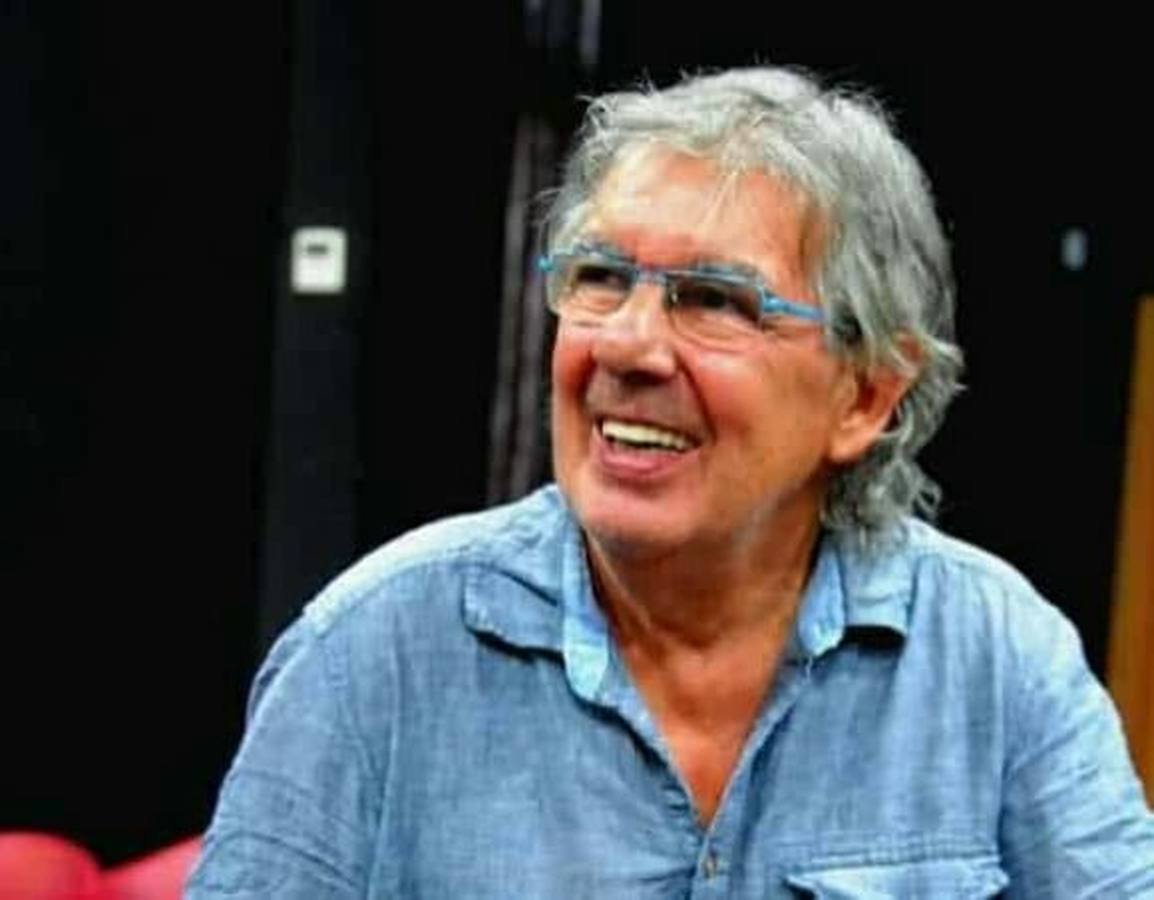 Medalla de la ciudad a Jorge Cuadrelli, fundador de Viento Sur Teatro, por el fomento de la cultura, el arte y su contribución a la difusión del nombre de Sevilla