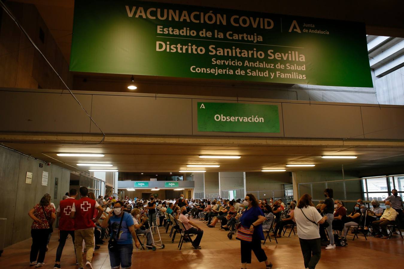 Andalucía avanza en la vacunación y llegará esta semana a menores de 55 años