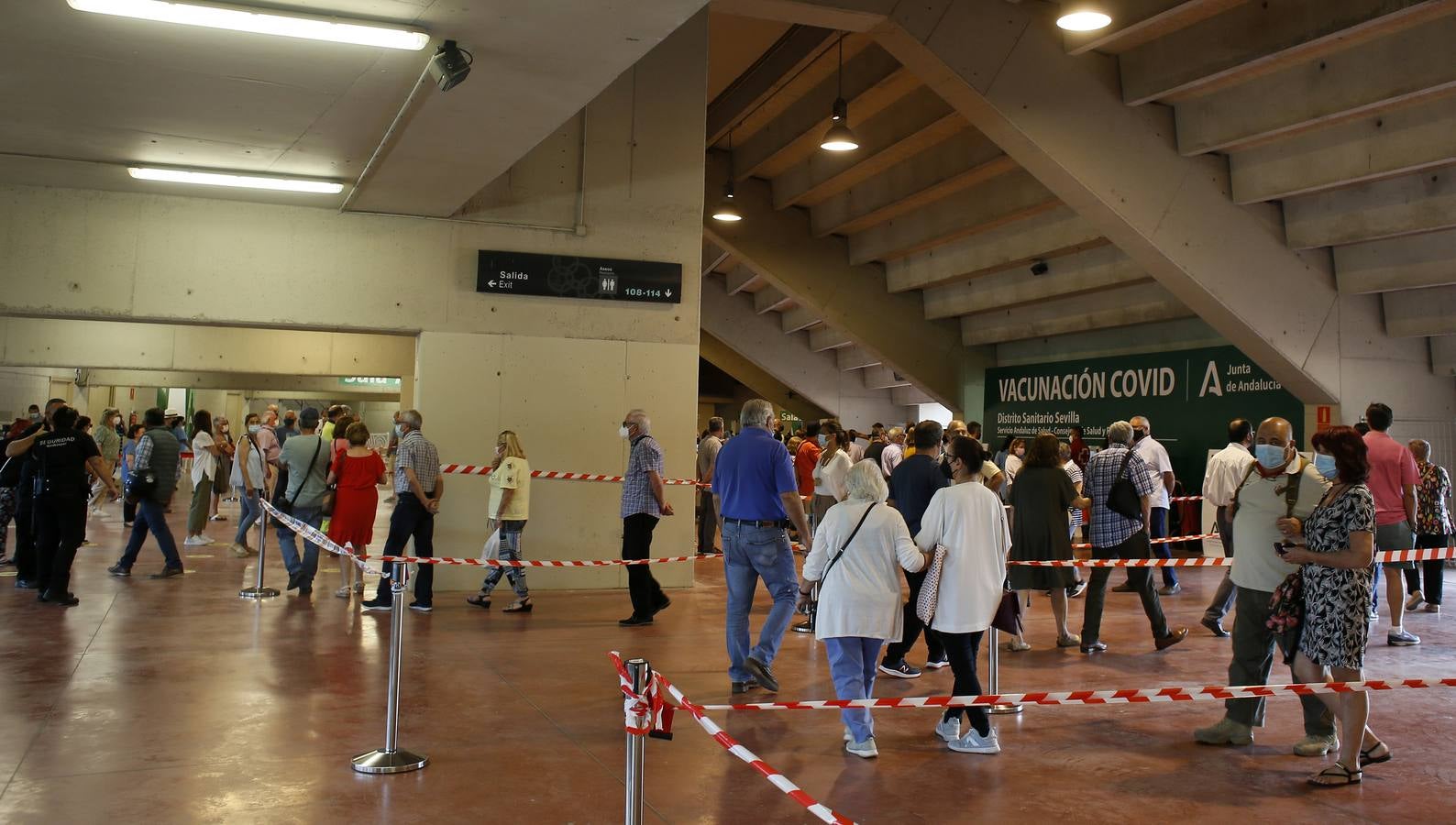 El estadio de la Cartuja cumple un mes como centro de vacunación masiva