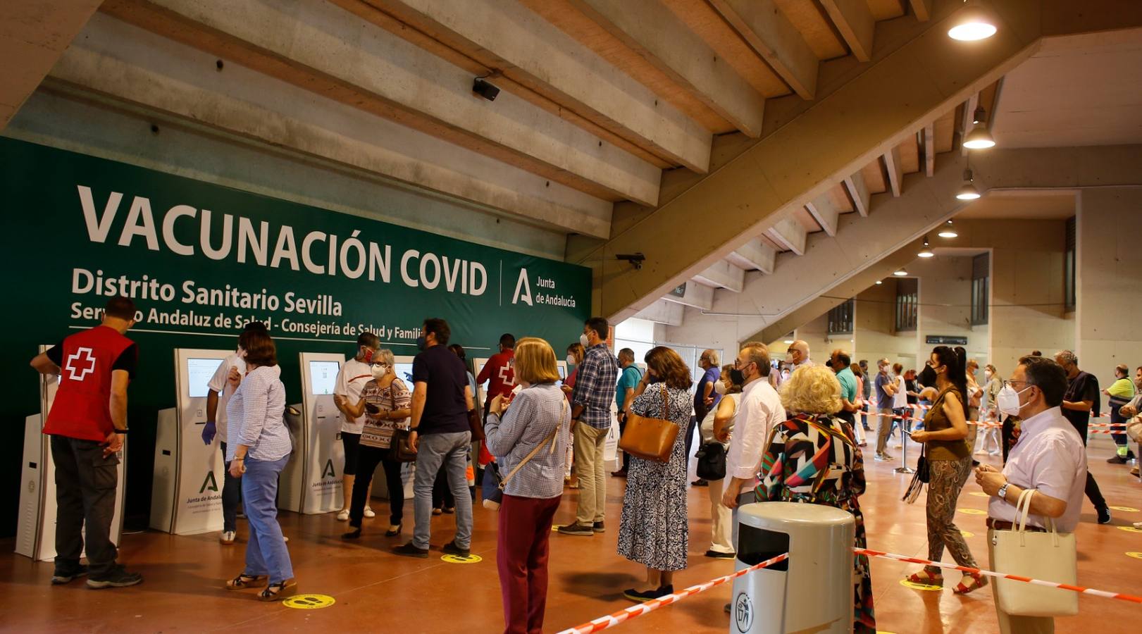 El estadio de la Cartuja cumple un mes como centro de vacunación masiva