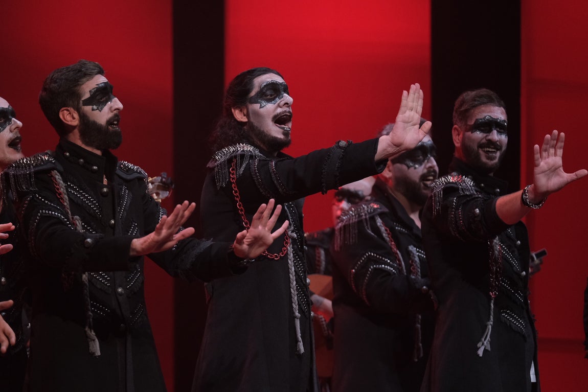 En imágenes: Así ha sido el homenaje a Juan Carlos Aragón en el Falla