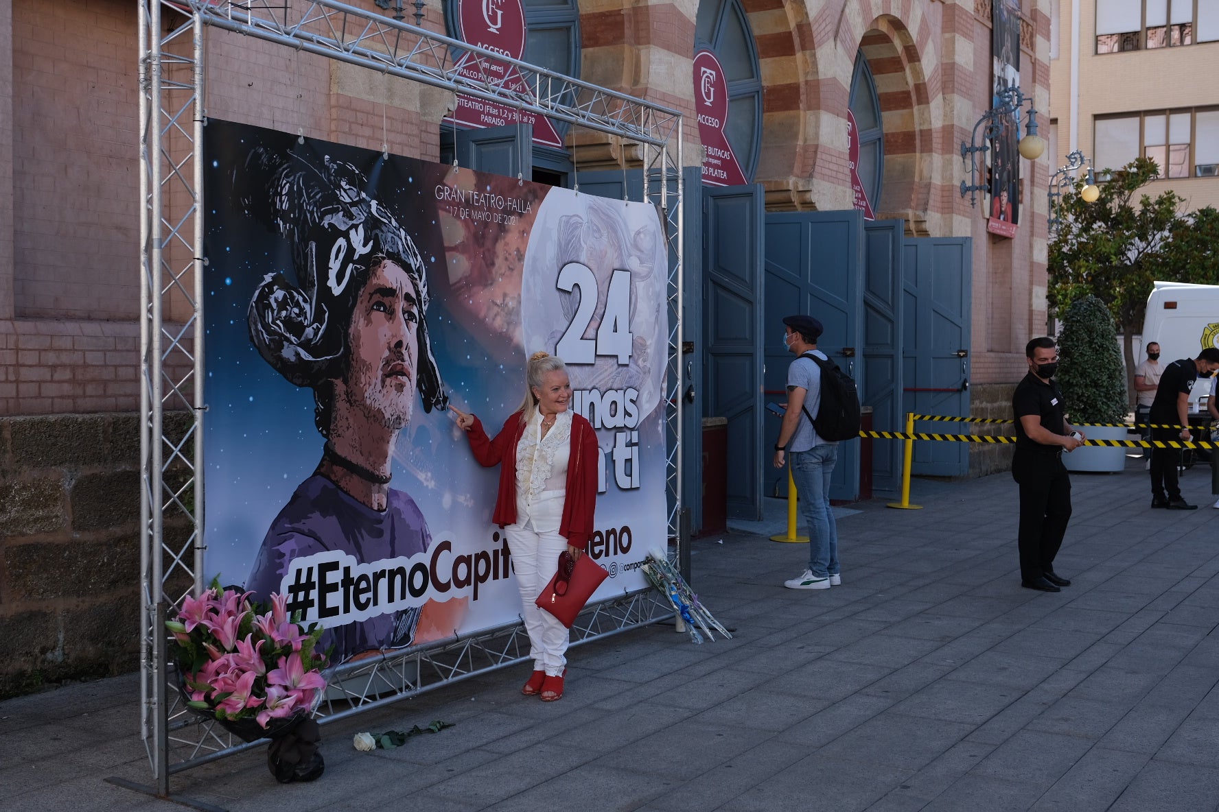 En imágenes: Así ha sido el homenaje a Juan Carlos Aragón en el Falla