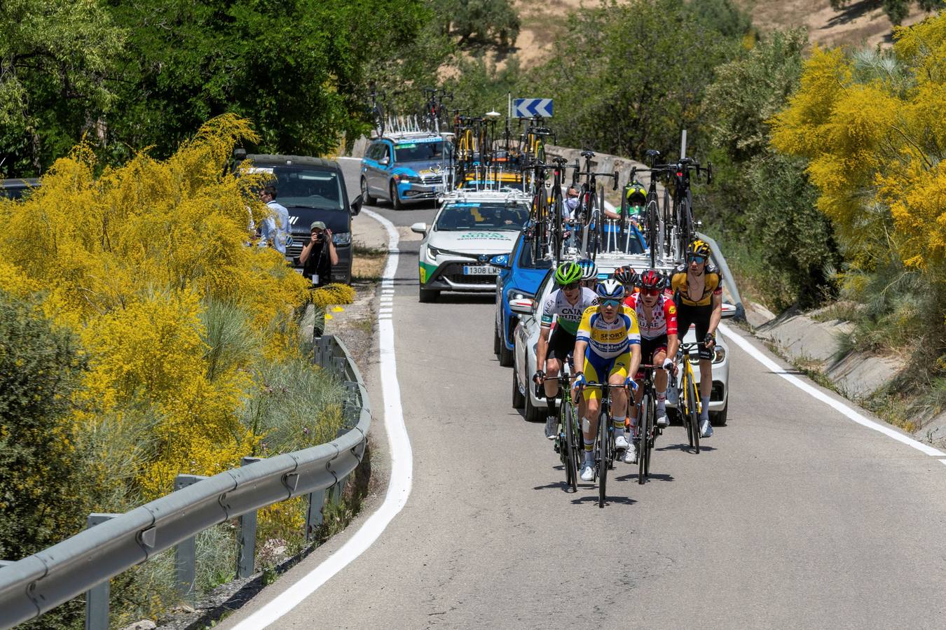 La Vuelta a Andalucía por Iznájar, Lucena, Cabra, Priego y Almedinilla, en imágenes