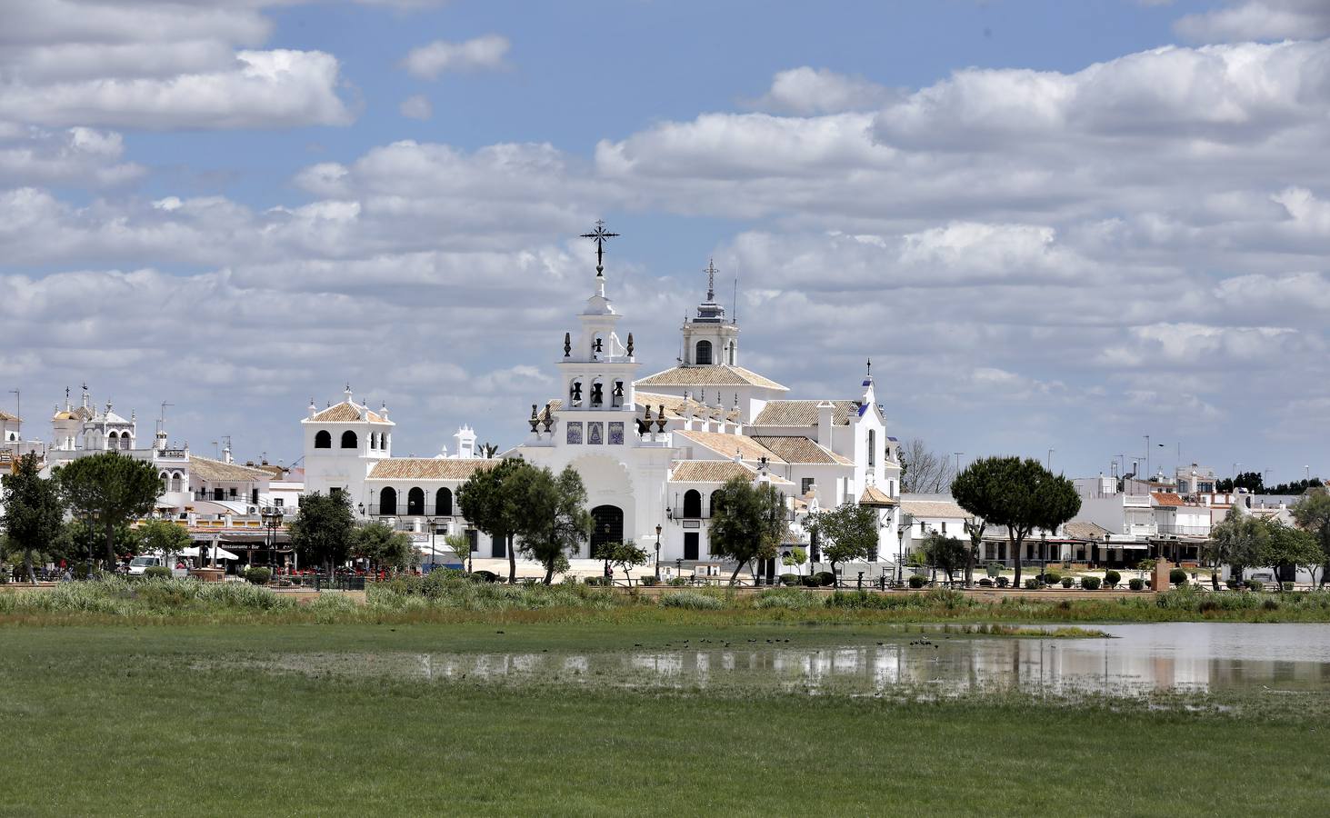 El Rocío resiste al límite otro año sin romería