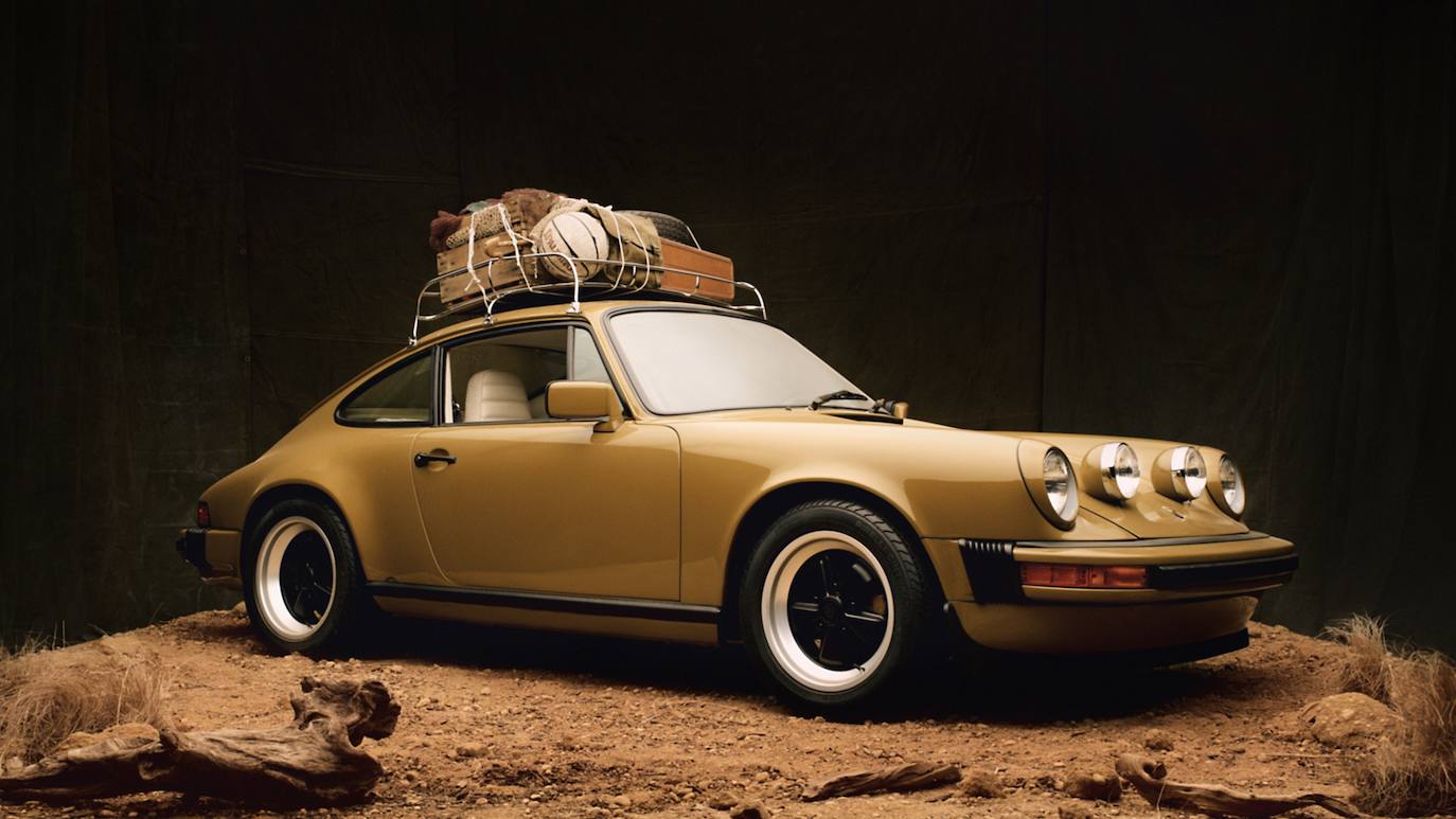 Un Porsche 911 SC, protagonista de la colección de Aimé Leon Dore en Nueva York