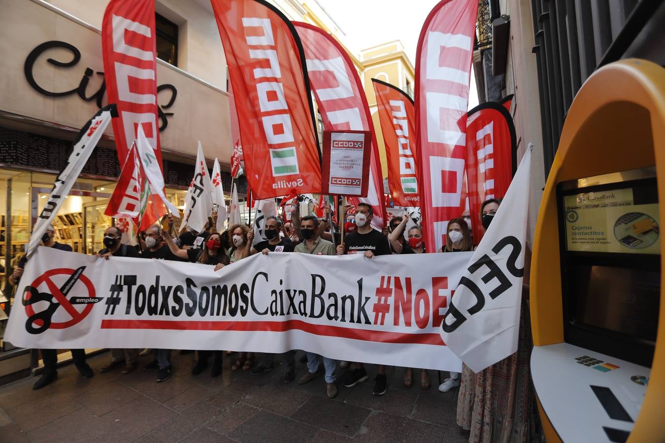 Manifestación en Sevilla contra el ERE de Caixabank