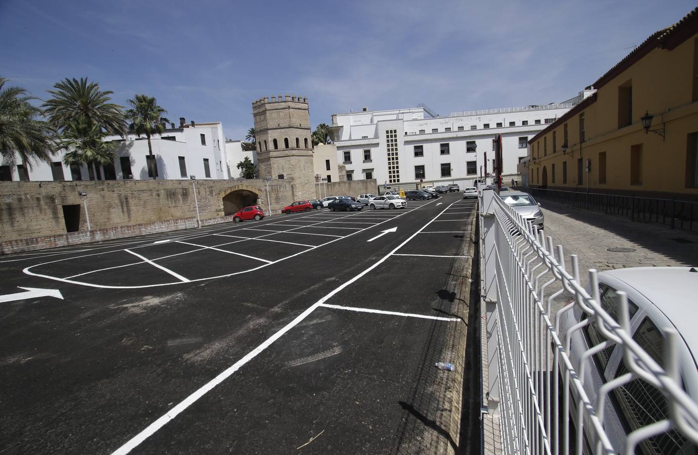 Vista del parking de la Torre de la Plata