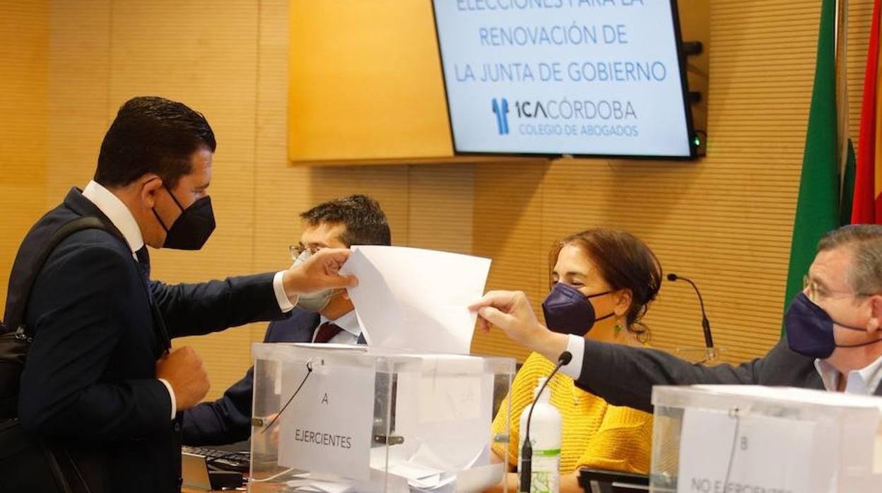 Las elecciones en el Colegio de Abogados de Córdoba, en imágenes