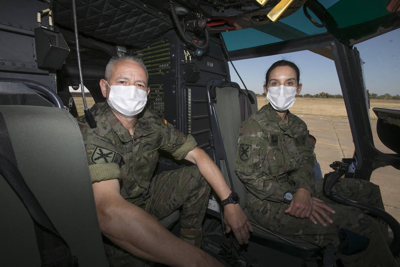 La comandante Gala Gallego y el subteniente José María Díaz