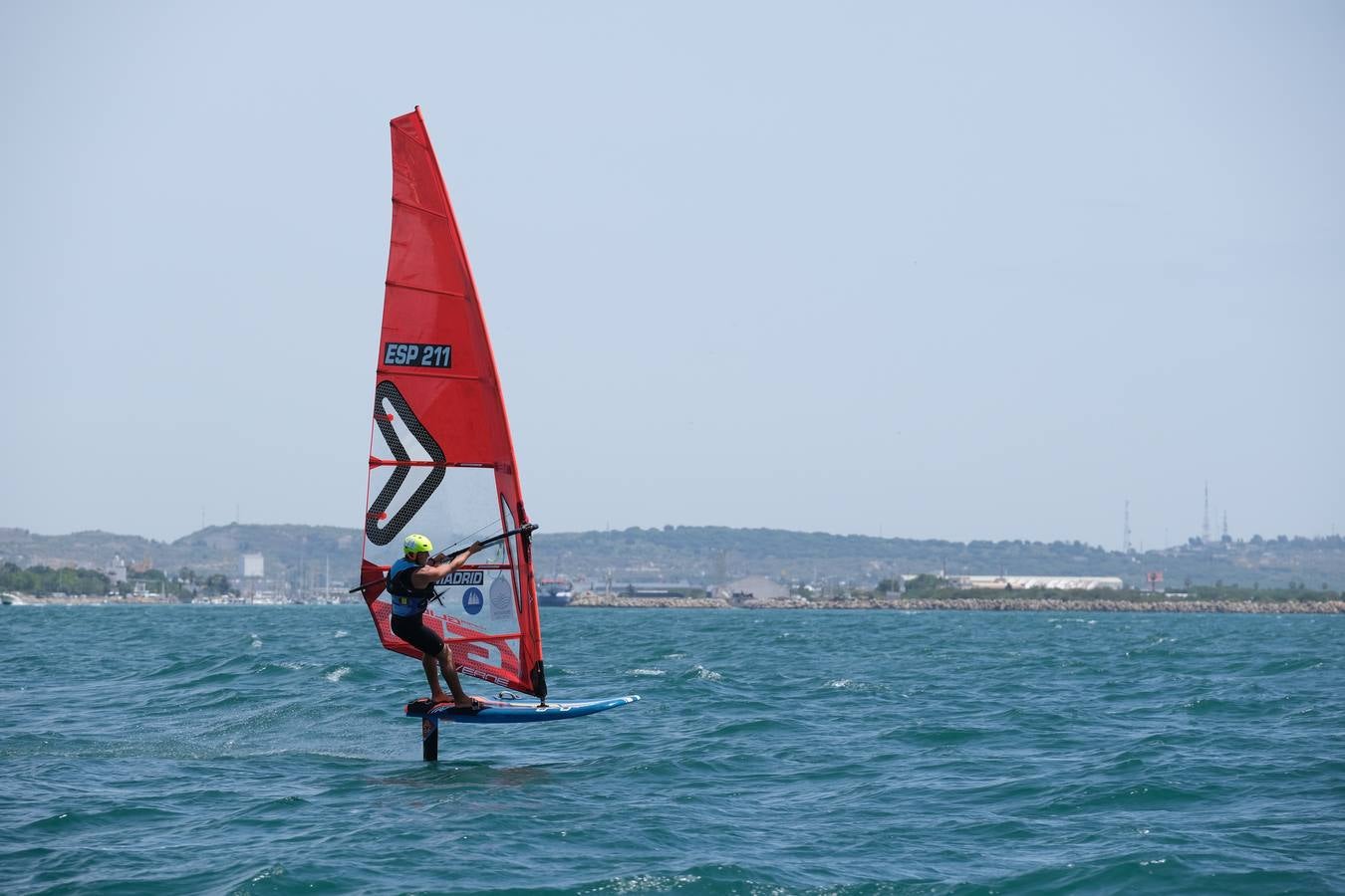 FOTOS: Las imágenes más espectaculares de la Copa de España de Windsurf, en la bahía de Cádiz