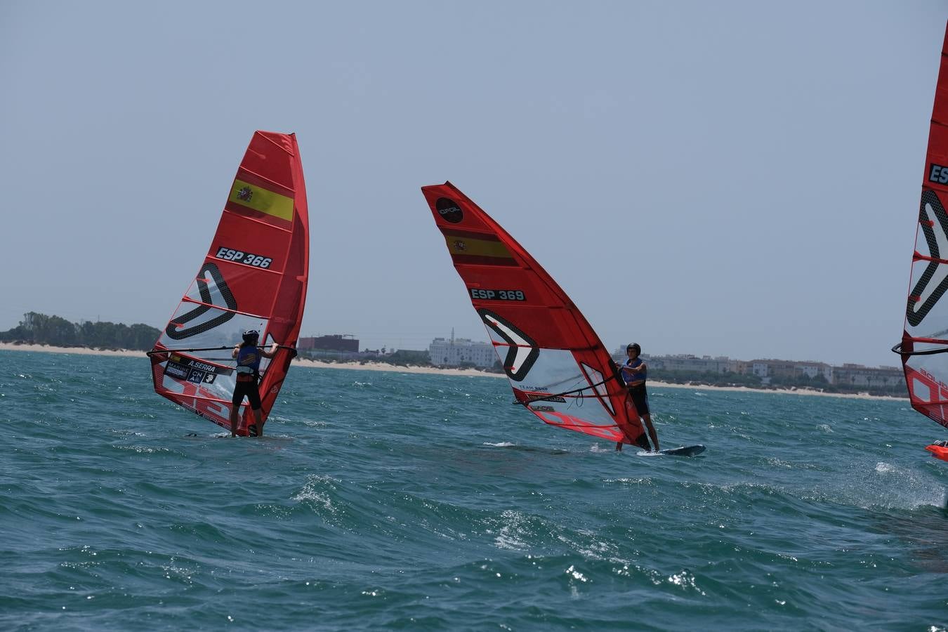 FOTOS: Las imágenes más espectaculares de la Copa de España de Windsurf, en la bahía de Cádiz