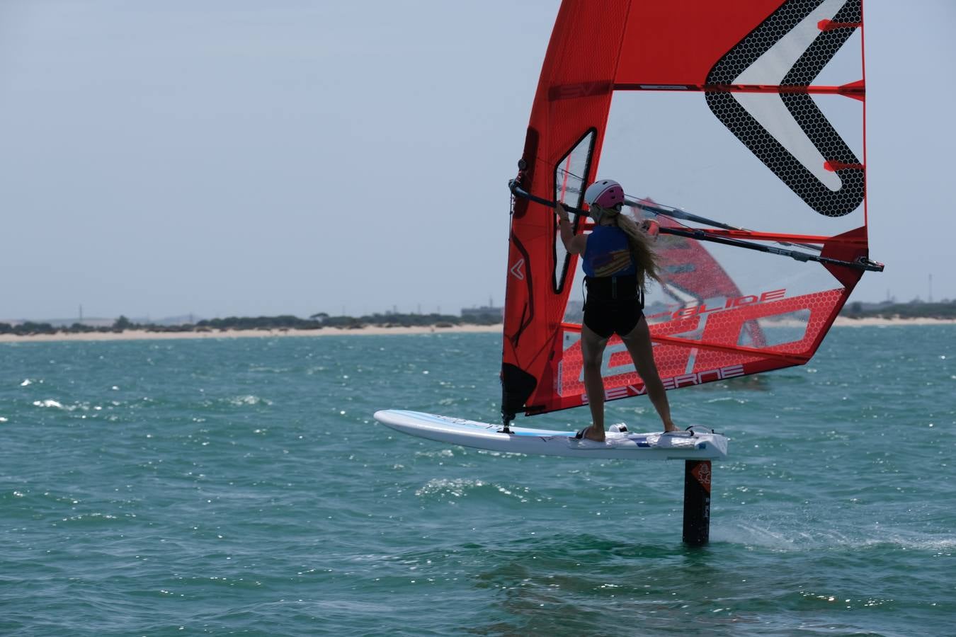 FOTOS: Las imágenes más espectaculares de la Copa de España de Windsurf, en la bahía de Cádiz