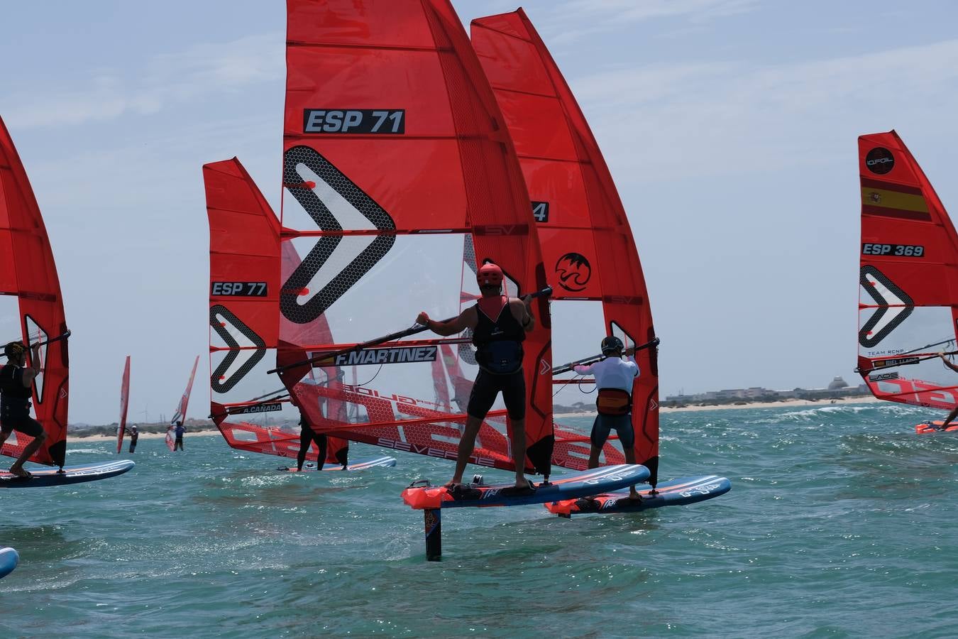 FOTOS: Las imágenes más espectaculares de la Copa de España de Windsurf, en la bahía de Cádiz