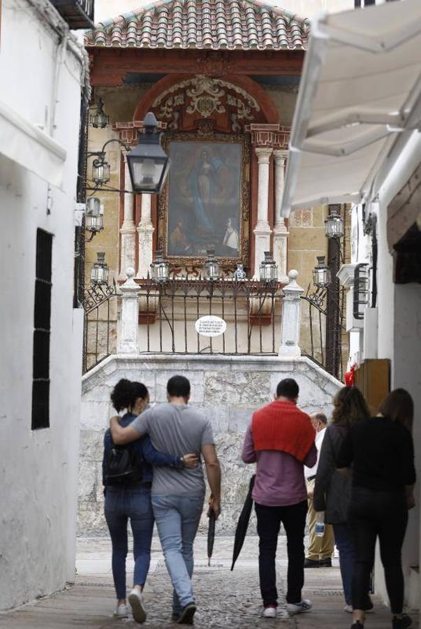 El altar de la Virgen de los Faroles de Córdoba, en imágenes