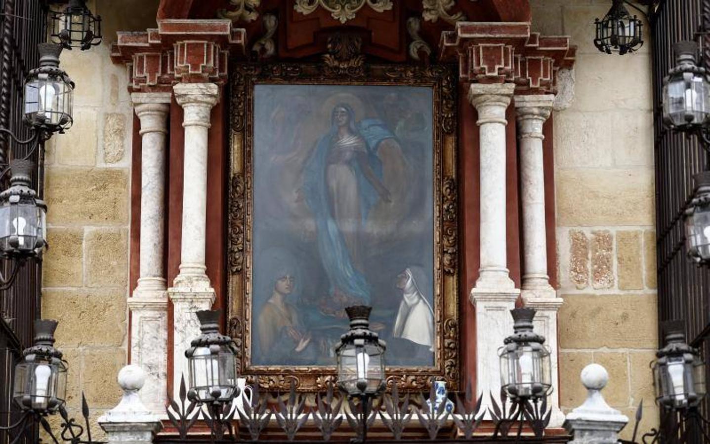 El altar de la Virgen de los Faroles de Córdoba, en imágenes