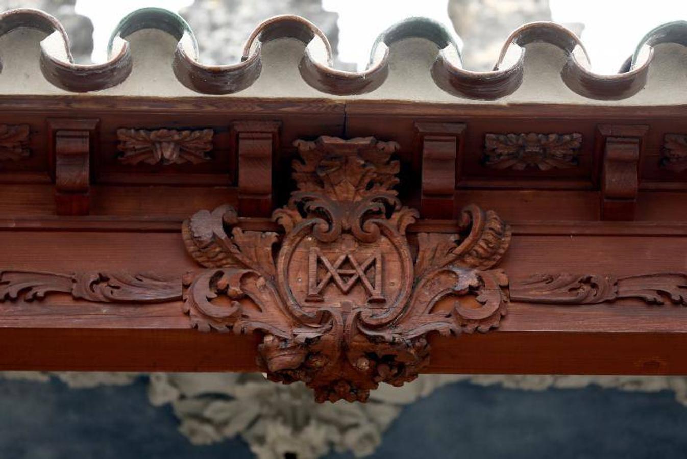 El altar de la Virgen de los Faroles de Córdoba, en imágenes