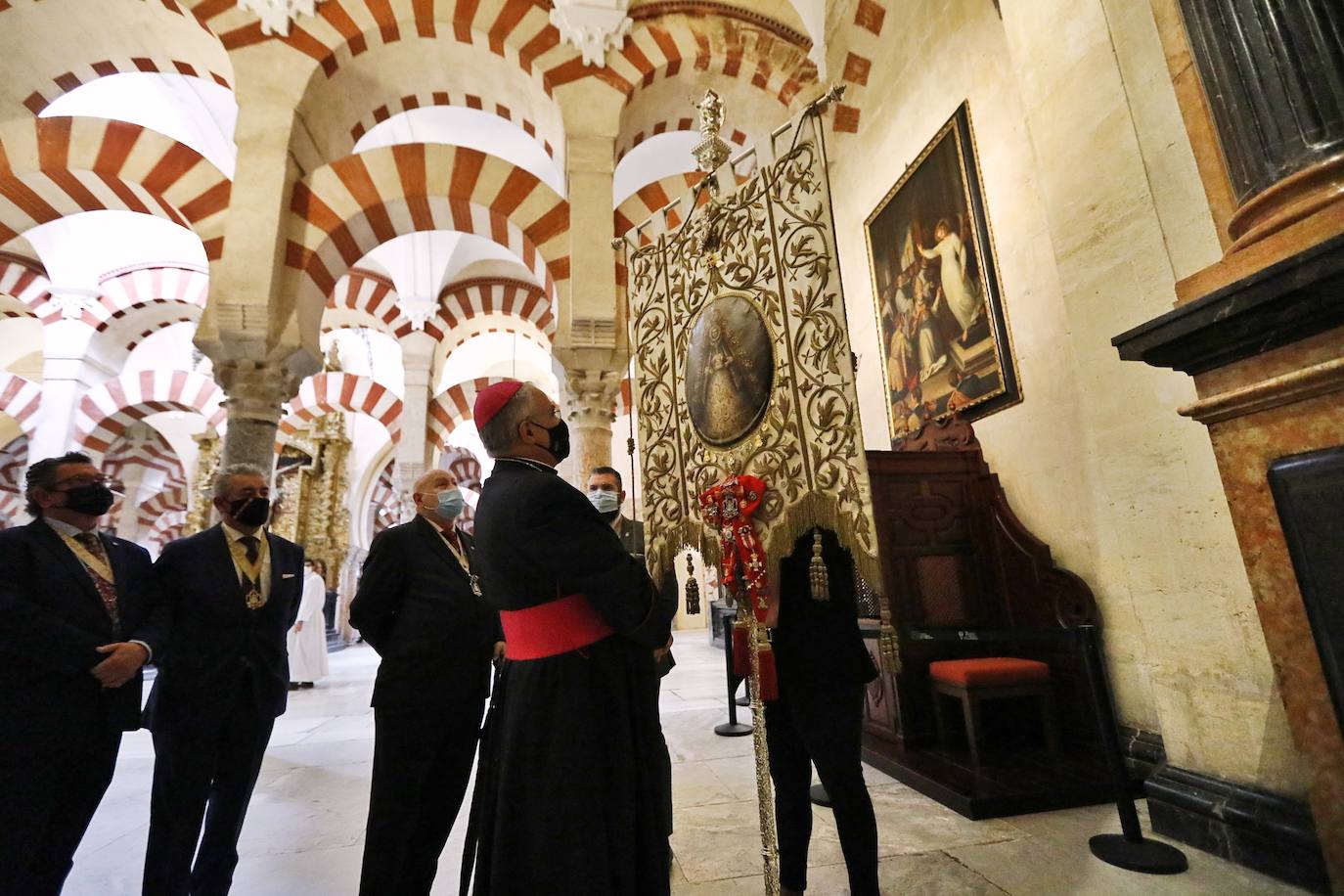 La misa de pentecostés en la Catedral de Córdoba, en imágenes