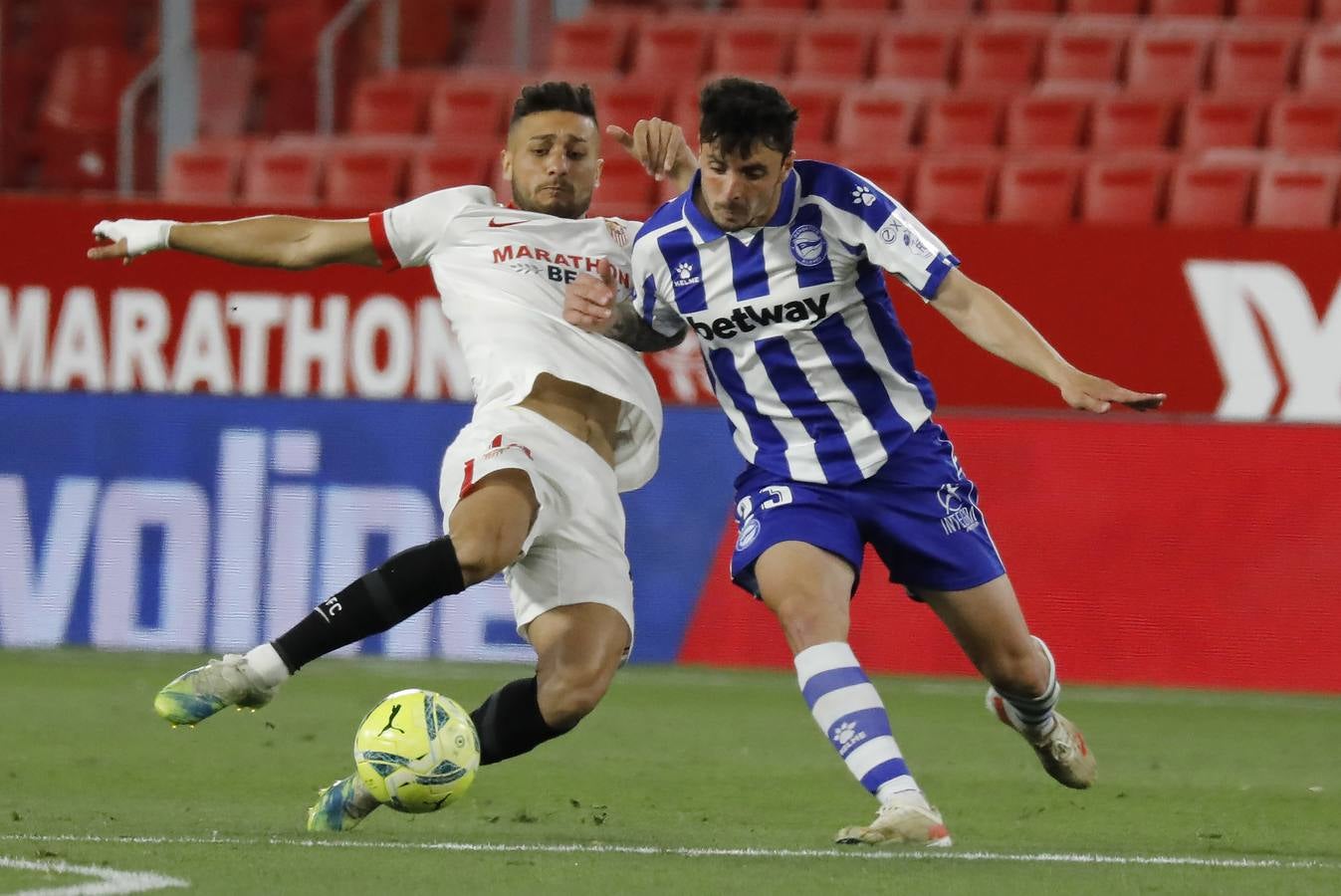 Partido entre el Sevilla FC y el Deportivo Alavés