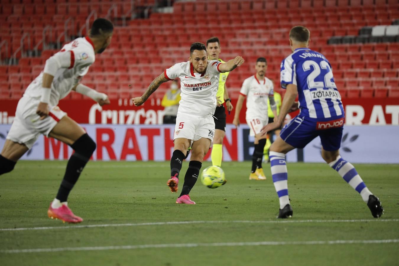 Partido entre el Sevilla FC y el Deportivo Alavés