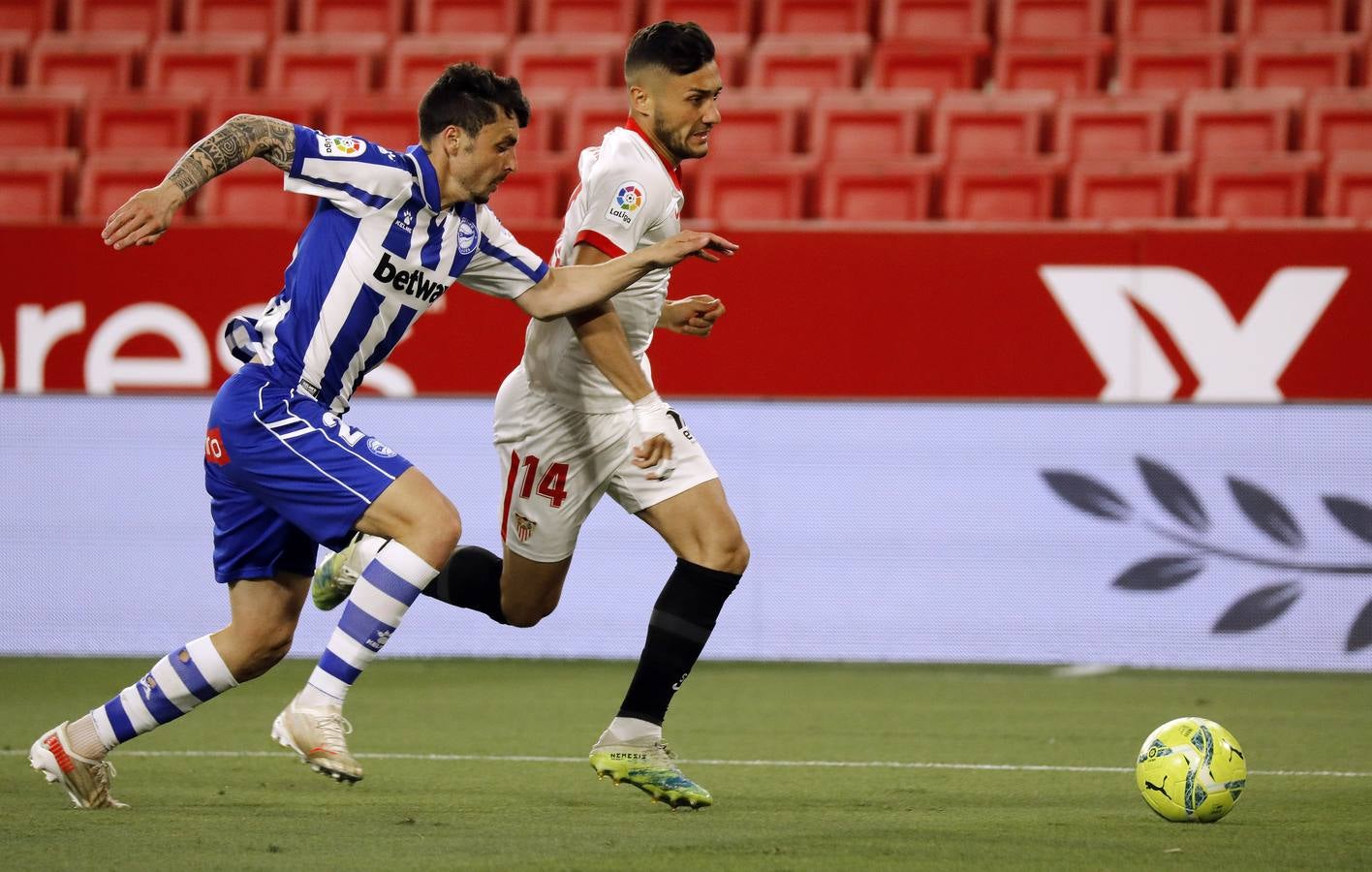 Partido entre el Sevilla FC y el Deportivo Alavés