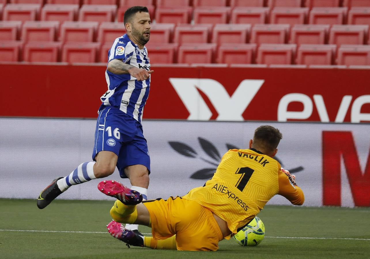 Partido entre el Sevilla FC y el Deportivo Alavés