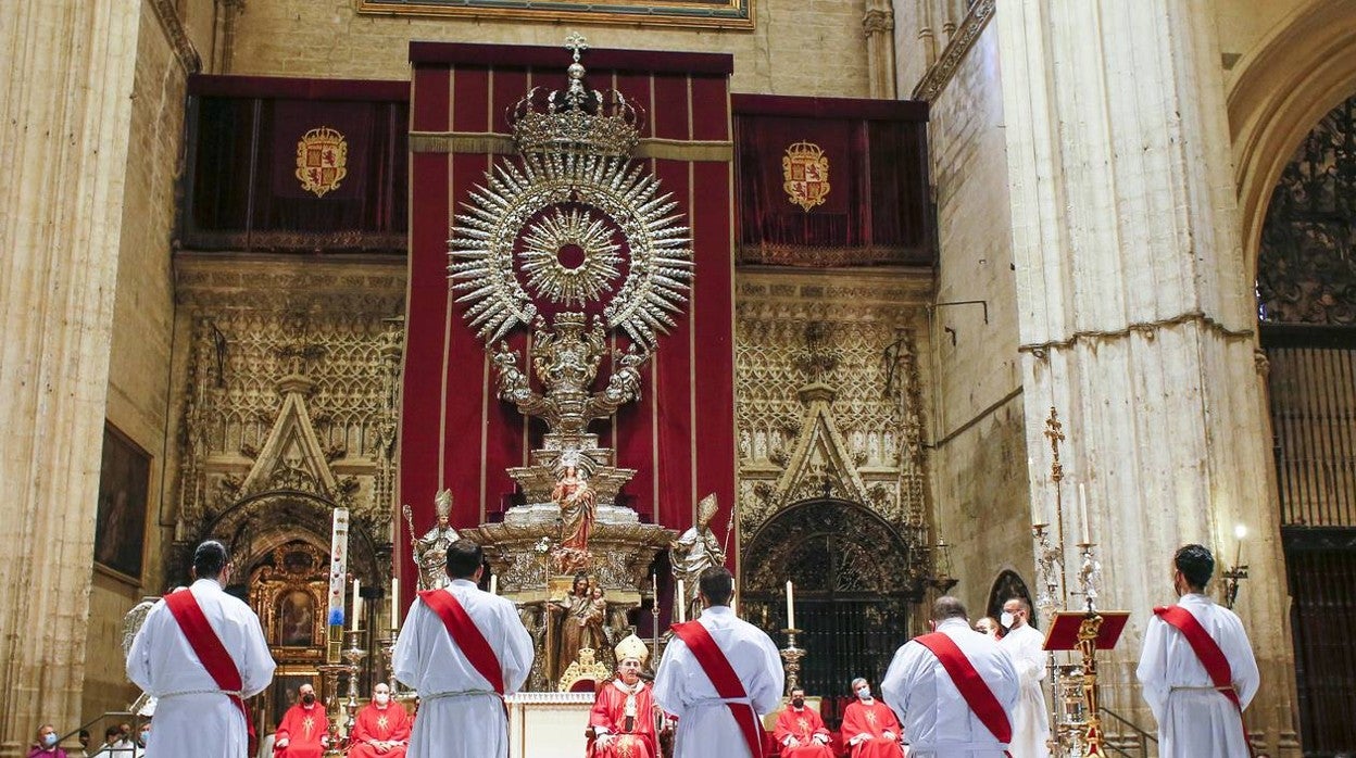 Las imágenes de la última ordenación de sacerdotes de Monseñor Asenjo en Sevilla