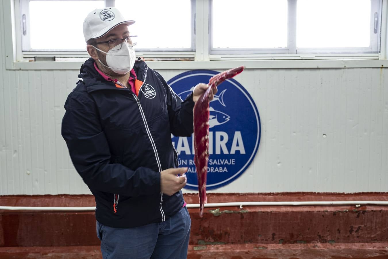 Artesanos del atún rojo salvaje en Cádiz