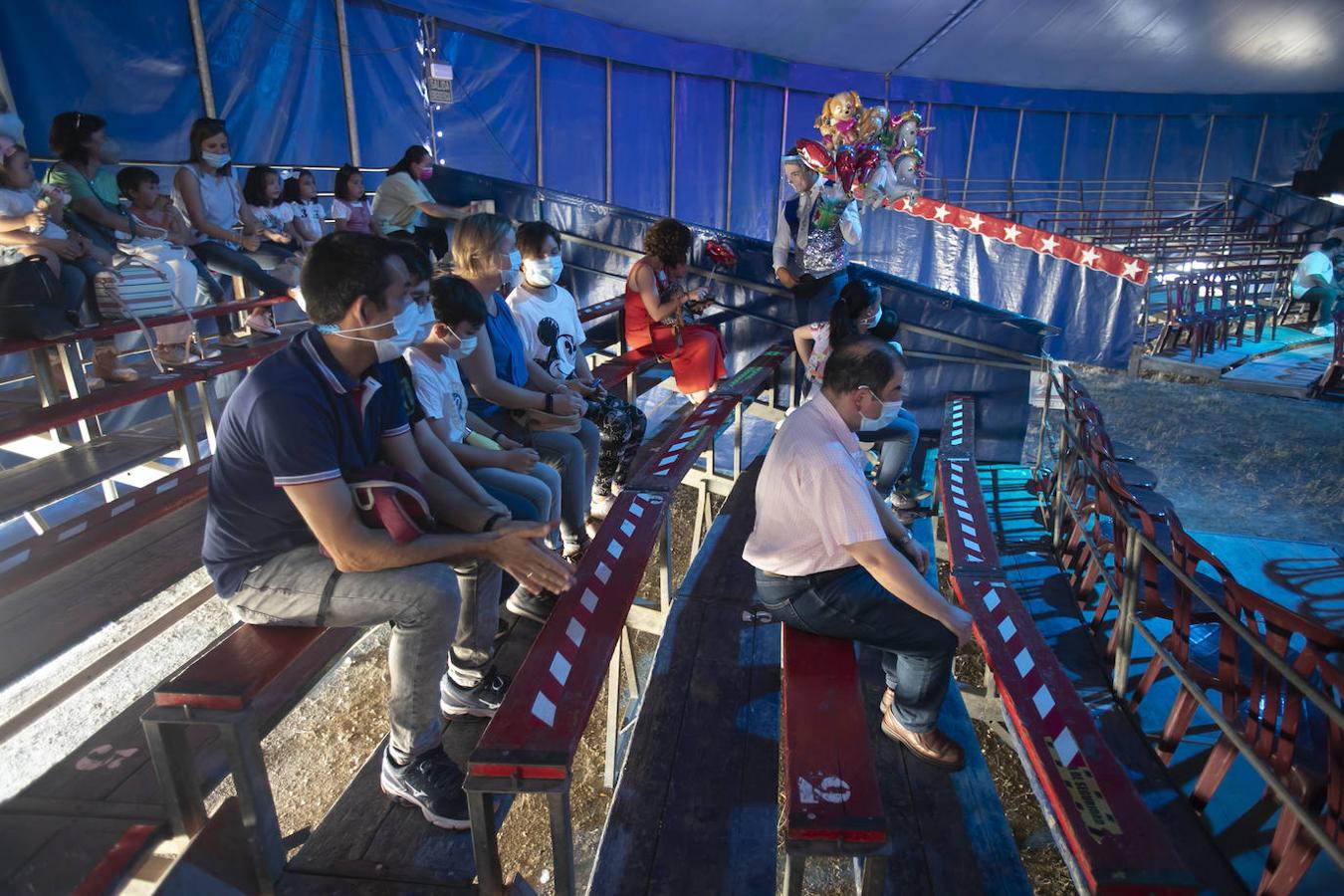 Un día con el Circo Berlín en Córdoba, en imágenes