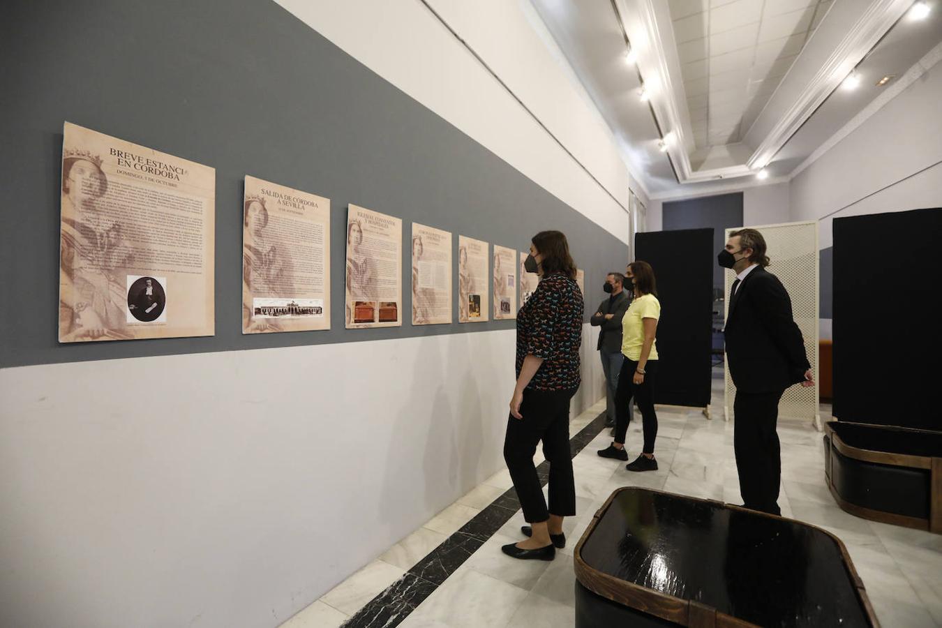 La exposición sobre la visita de Isabel II a Córdoba, en imágenes