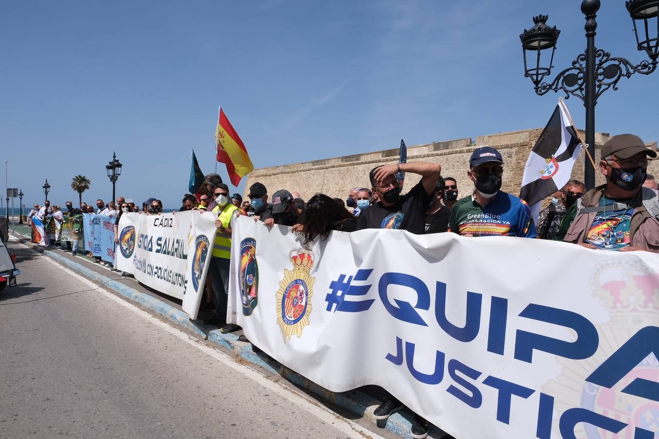 FOTOS: Jusapol vuelve a salir a la calle en Cádiz para pedir más medios