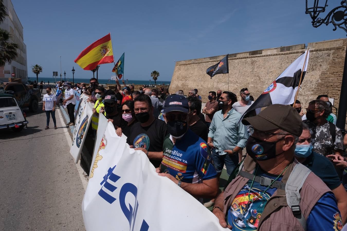 FOTOS: Jusapol vuelve a salir a la calle en Cádiz para pedir más medios