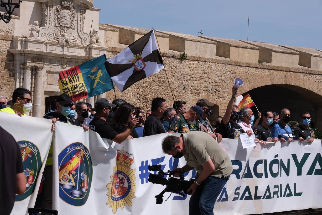 FOTOS: Jusapol vuelve a salir a la calle en Cádiz para pedir más medios