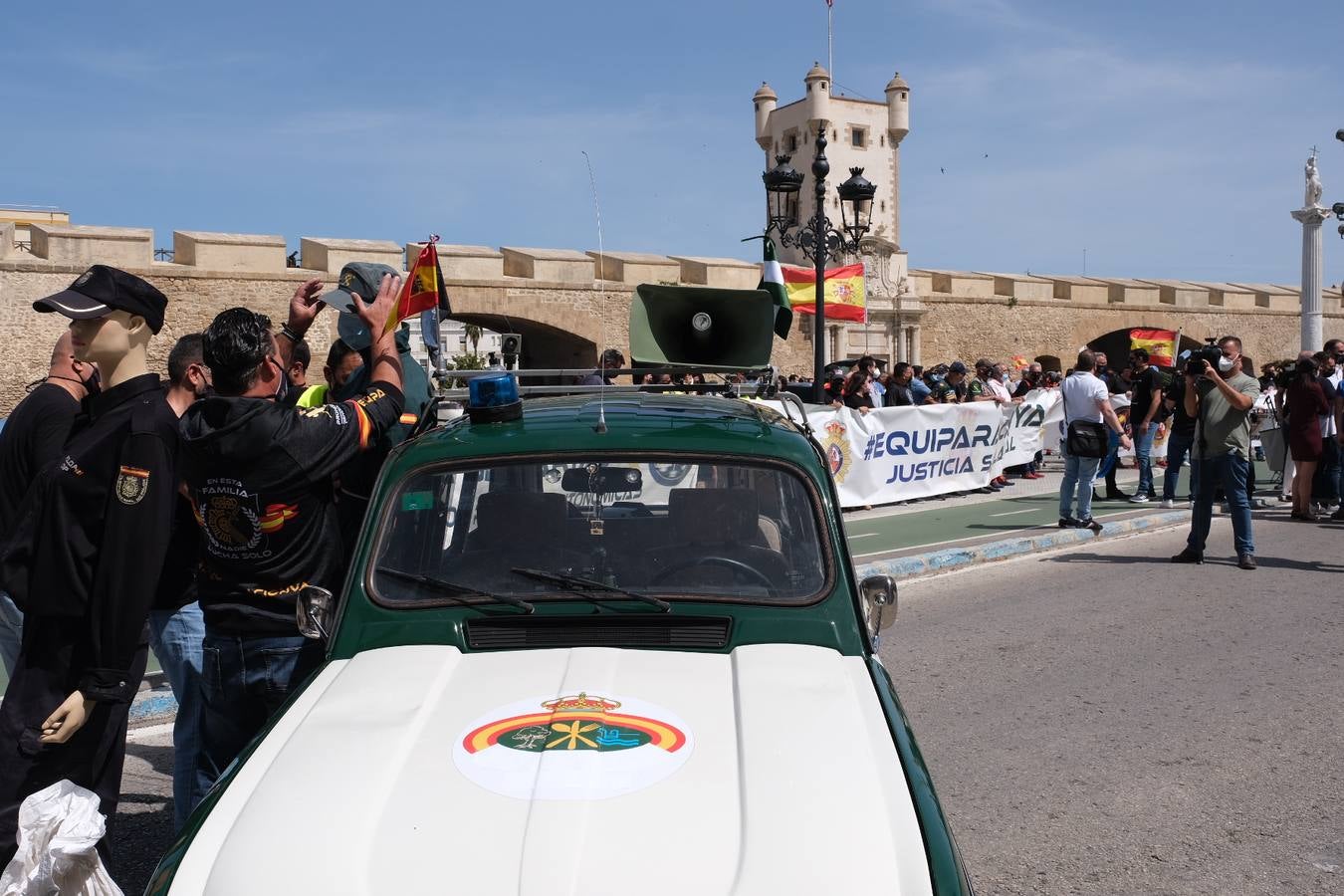 FOTOS: Jusapol vuelve a salir a la calle en Cádiz para pedir más medios