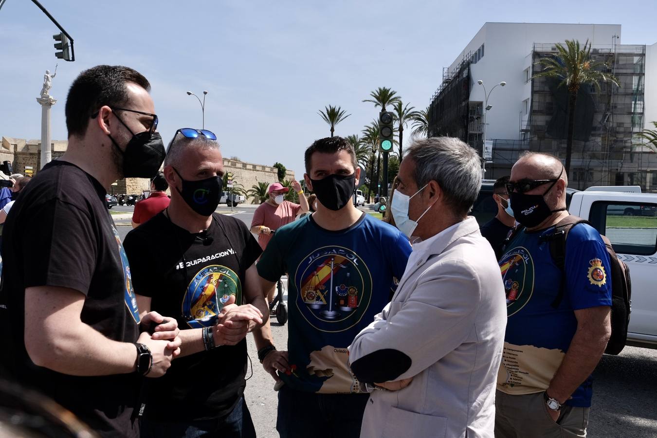 FOTOS: Jusapol vuelve a salir a la calle en Cádiz para pedir más medios