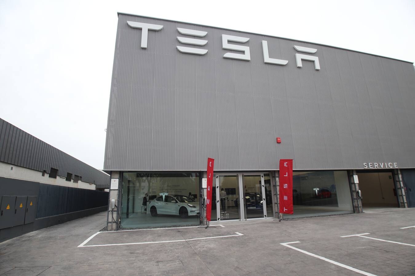 Primer concesionario de Tesla en Sevilla, ubicado en el polígono Carretera Amarilla
