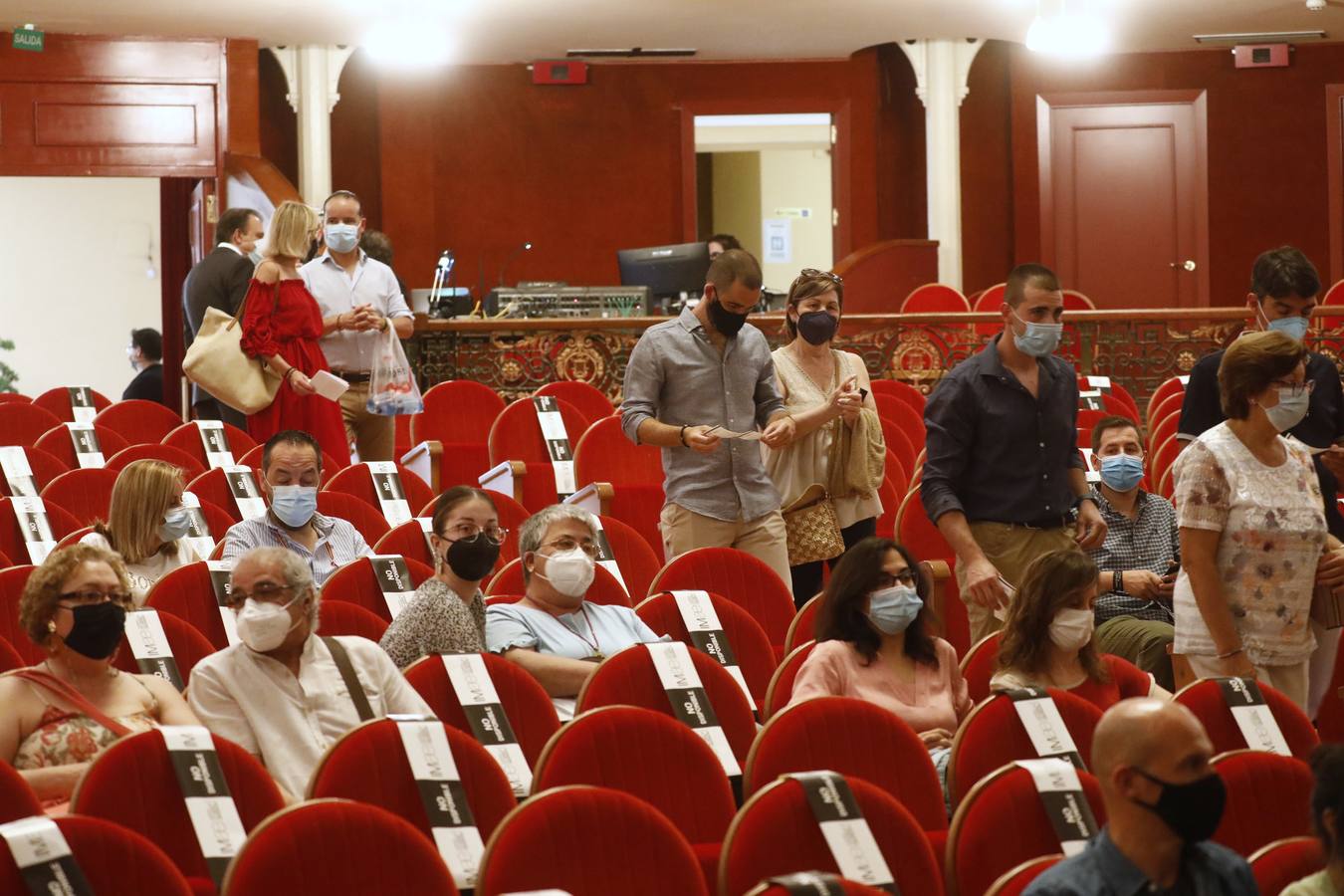 En imágenes, el Gran Teatro de Córdoba acoge &#039;Perfectos desconocidos&#039;