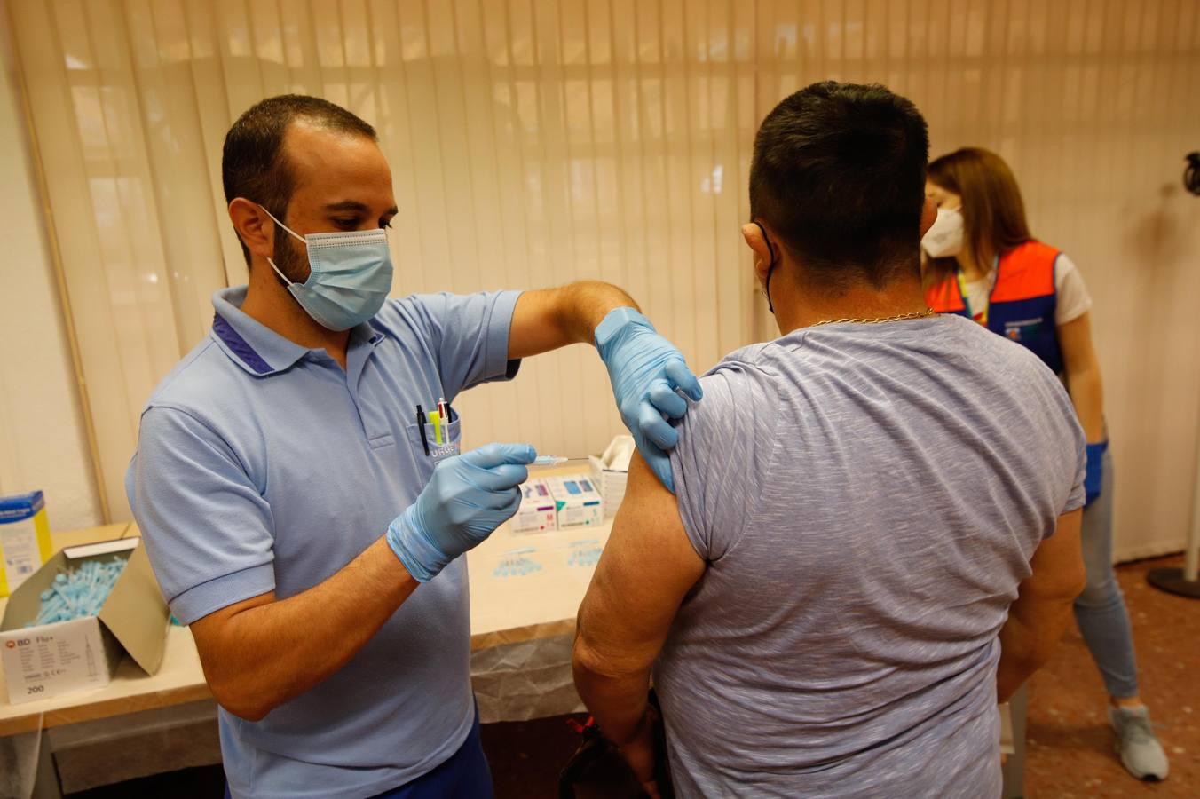 La vacuna del Covid-19 en Córdoba, del furgón de llegada al pinchazo en el brazo