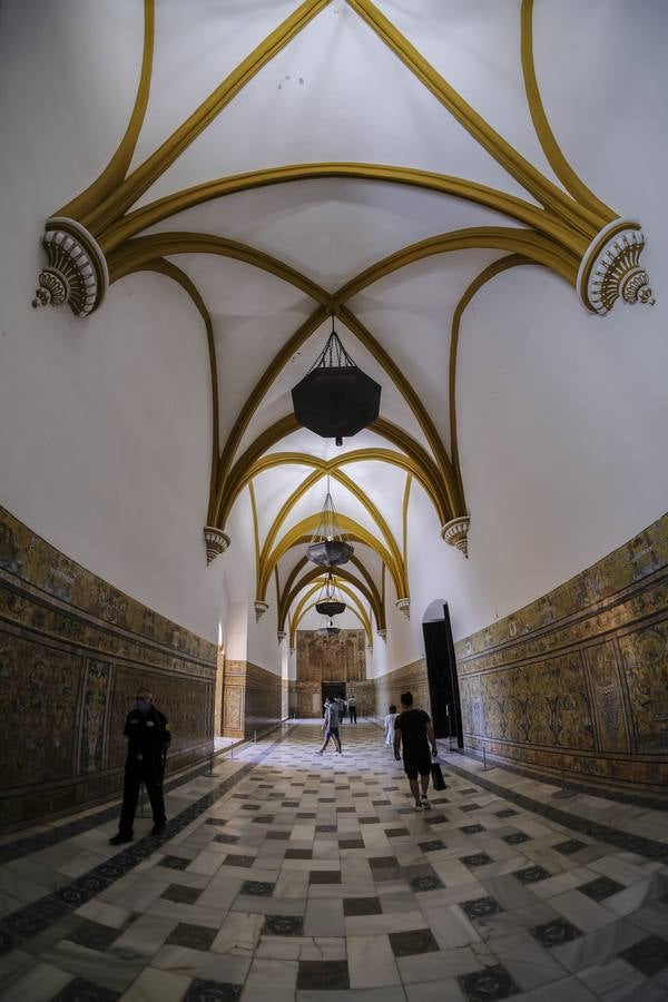 Los turistas vuelven a llenar el Real Alcázar de Sevilla