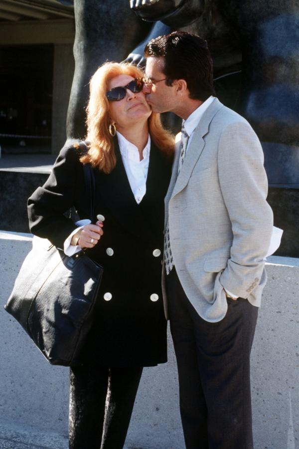 El 4 de julio de 1989, la cantante anunciaba su separación de Pedro Carrasco en la revista 'Interviú'. Seis años después volvió a pasar por el altar con José Ortega Cano. 