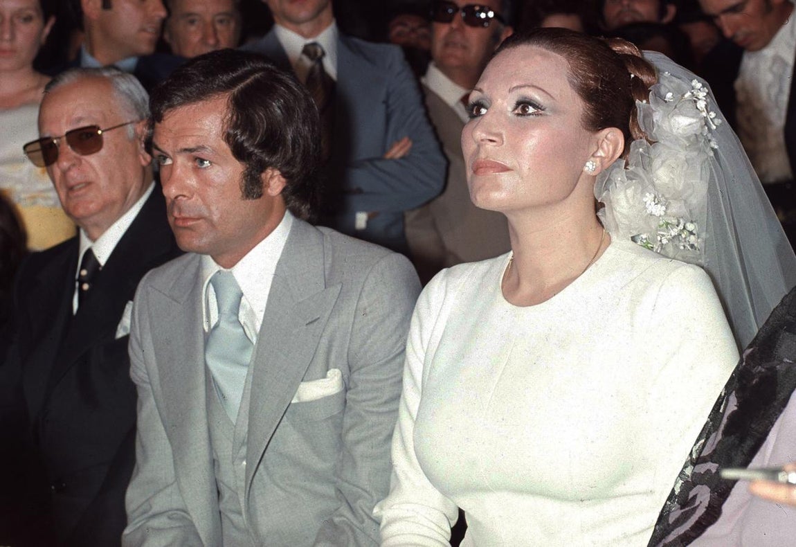 Fue el 21 de mayo de 1976 cuando Rocío Jurado se casó con Pedro Carrasco en el Santuario de la Virgen de Regla, en Chipiona. 