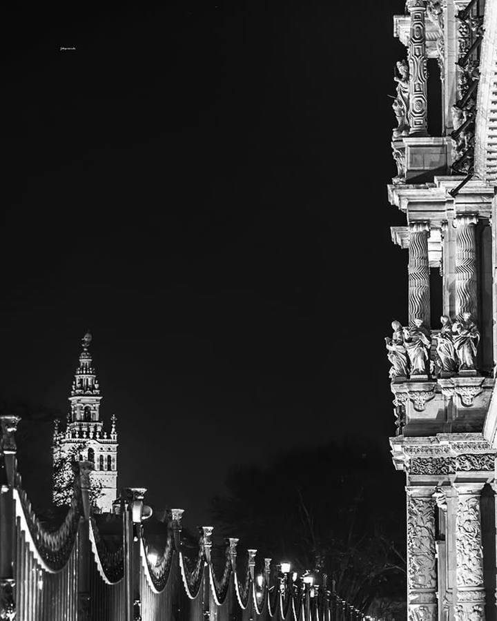 La magia de la Sevilla nocturna, protagonista de las imágenes recibidas en el reto fotográfico de ABC