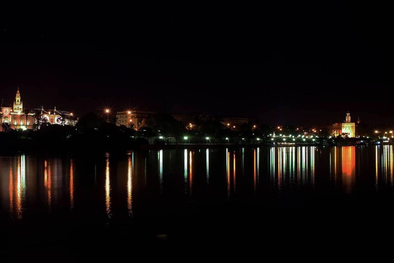 La magia de la Sevilla nocturna, protagonista de las imágenes recibidas en el reto fotográfico de ABC