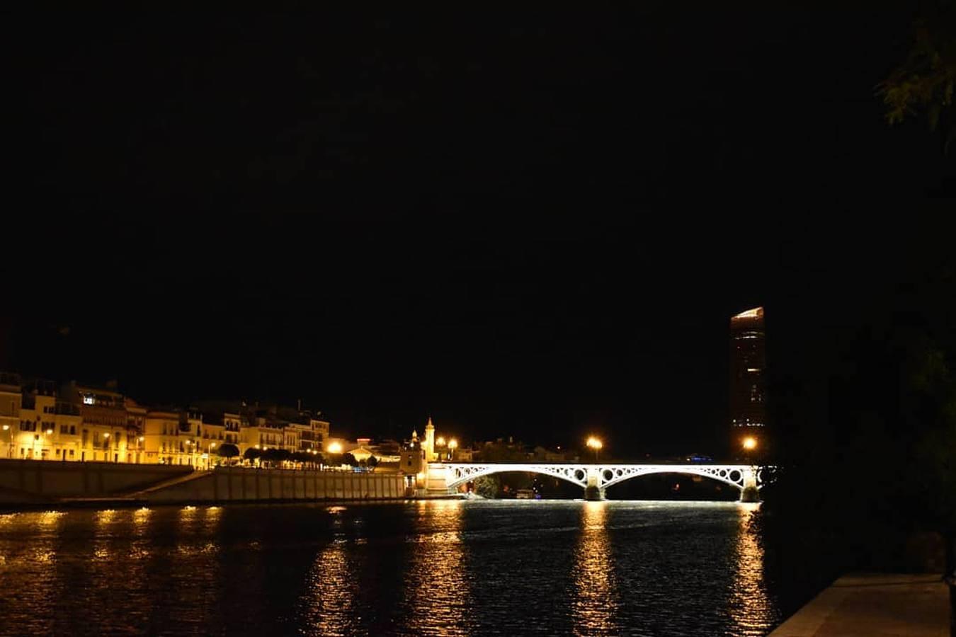 La magia de la Sevilla nocturna, protagonista de las imágenes recibidas en el reto fotográfico de ABC