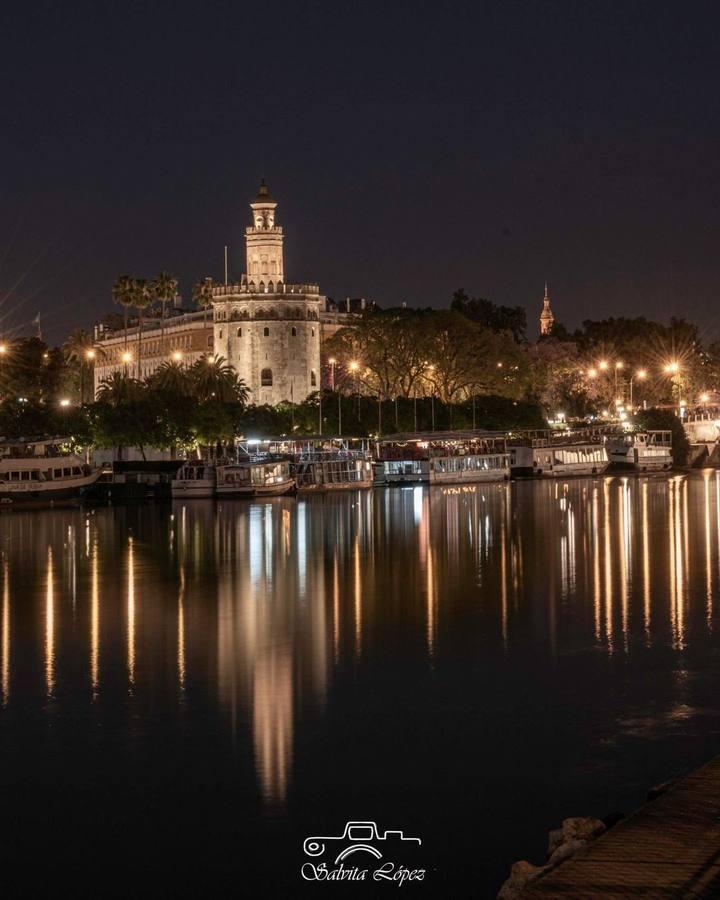 La magia de la Sevilla nocturna, protagonista de las imágenes recibidas en el reto fotográfico de ABC