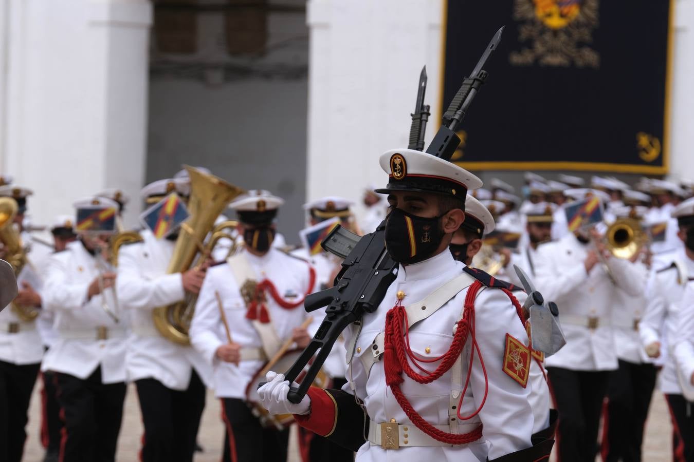 Los infantes de Marina que han llegado de Malí son recibidos en el TEAR