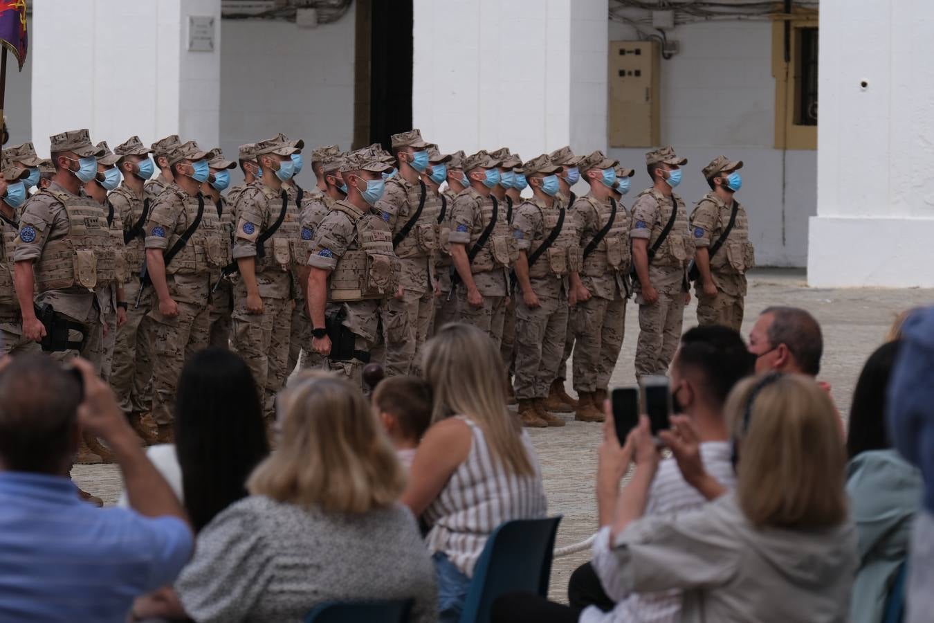 Los infantes de Marina que han llegado de Malí son recibidos en el TEAR