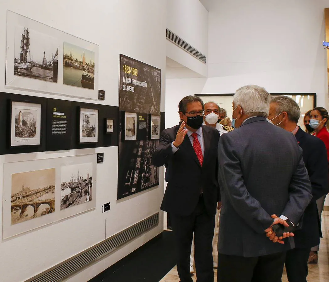 Inauguración de la exposición de la historia gráfica del puerto de Sevilla