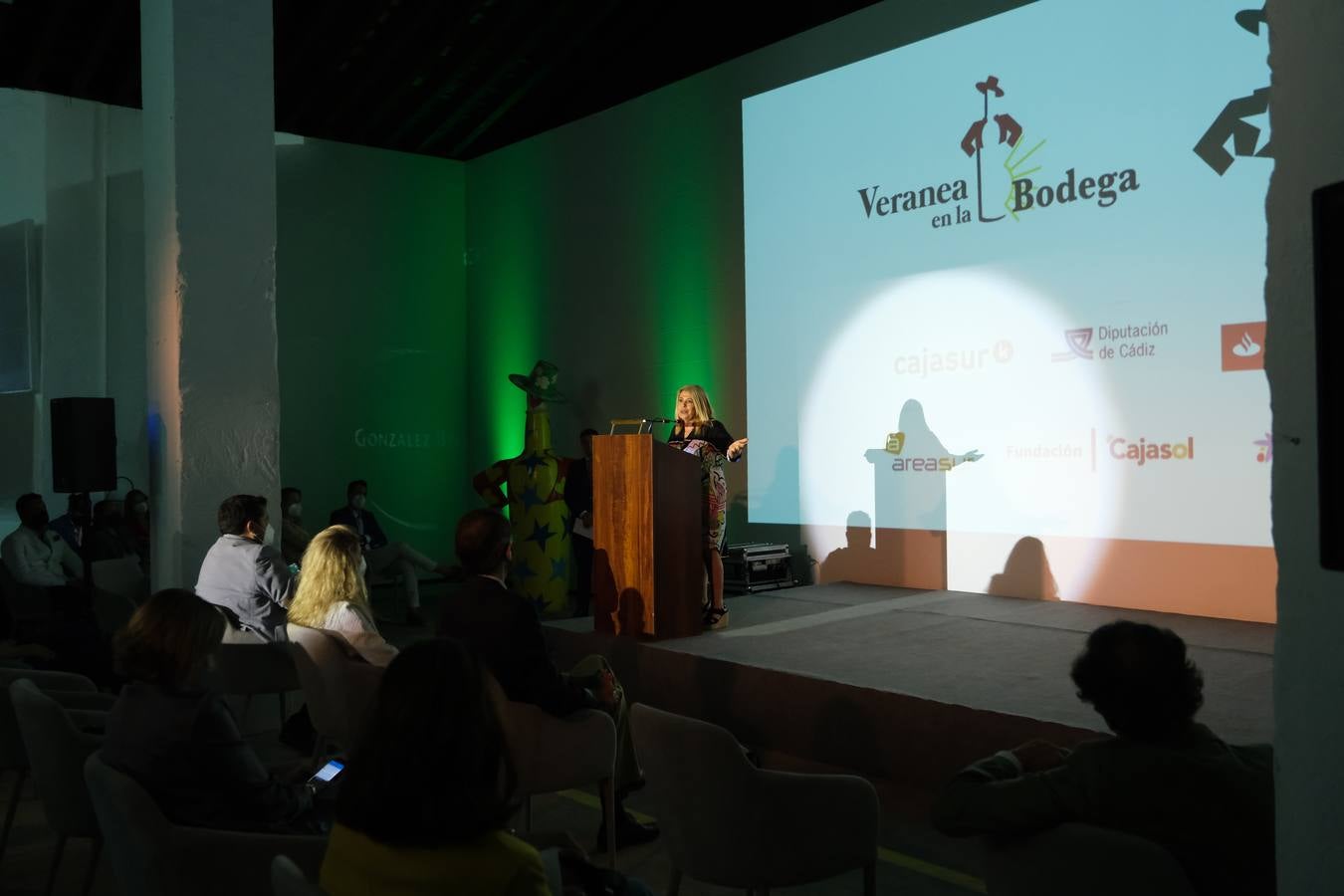 FOTOS: González Byass presenta «Veranea en la bodega»