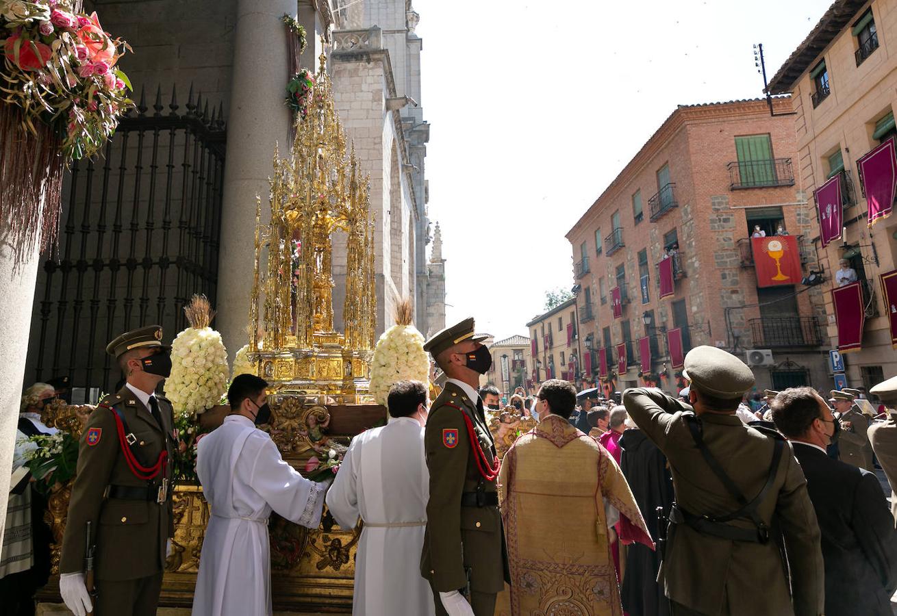 Las imágenes de un Corpus de Toledo a medio gas